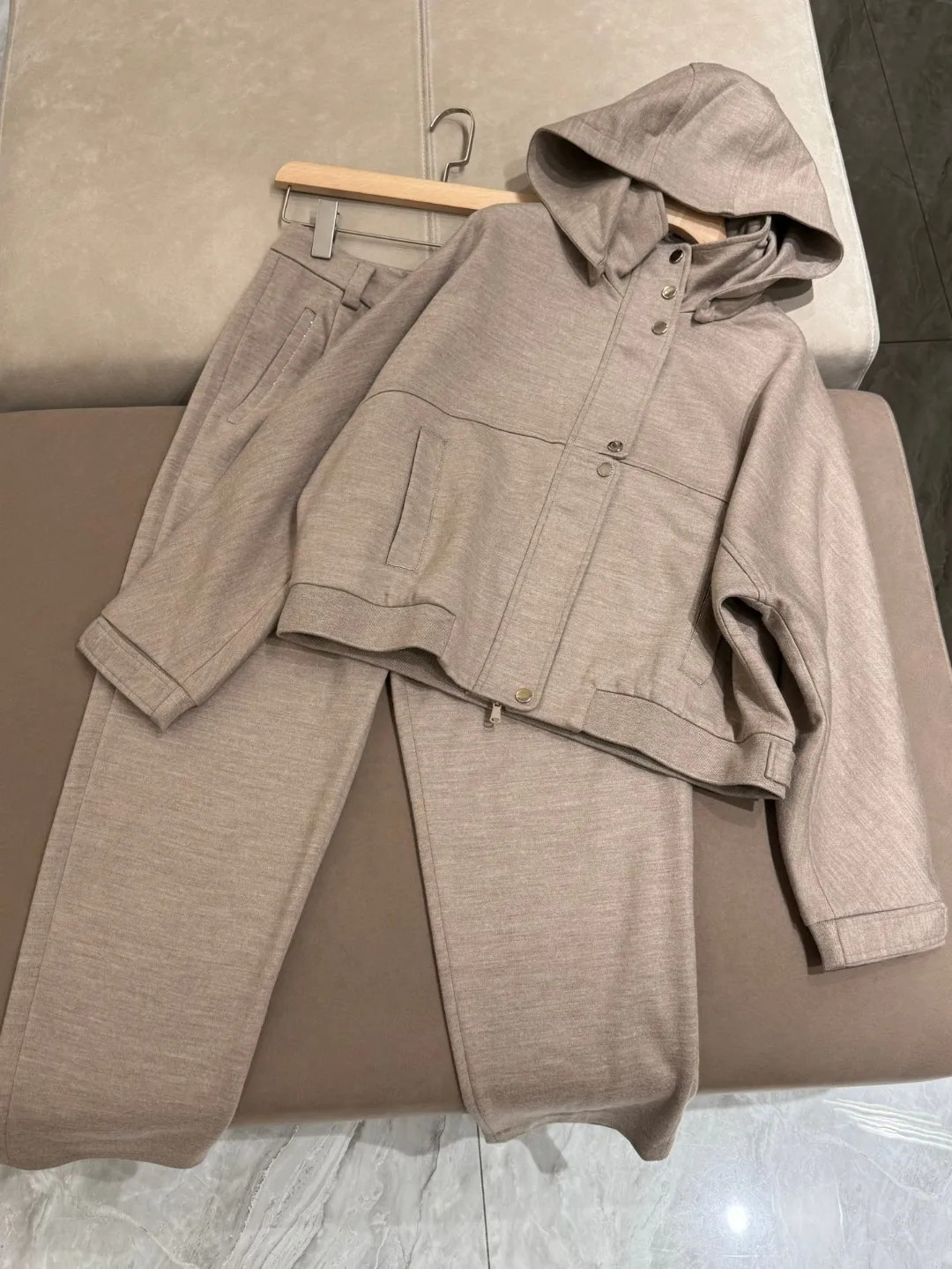 Autumn womens pants set hooded sweatshirt jackethigh waisted pants sports casual mens 2-piece set BC 241024