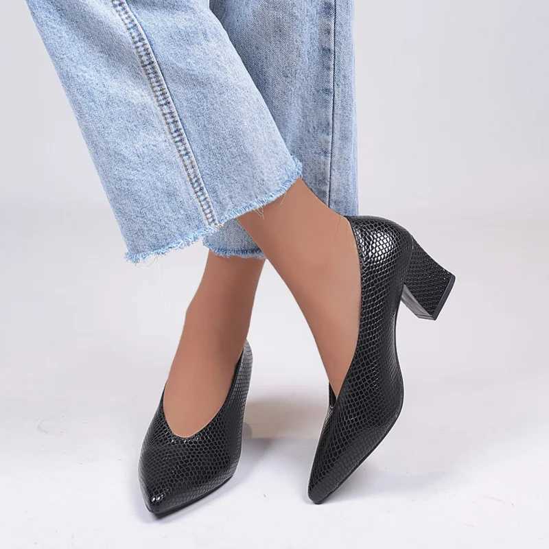 High Quality New Pointed V-neck Patent Leather Single Shoes Womens High Heels Spring Wild Platform Shoes T241024