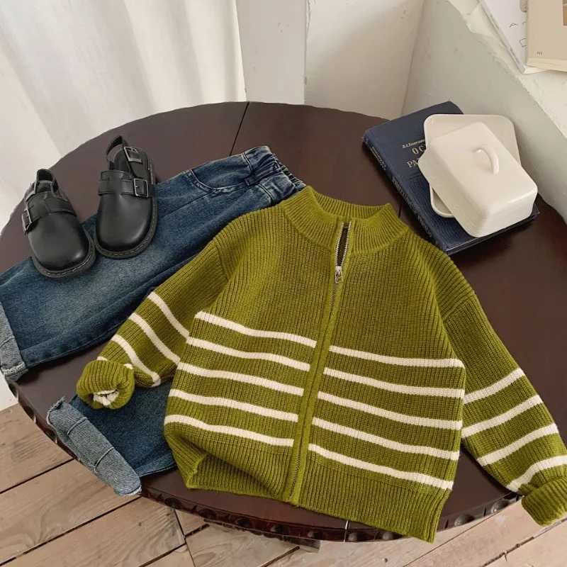 New childrens striped sweater jacket for autumn 2024 boys soft and loose zipper cardigan wool sweater girls knitted jacket W241025
