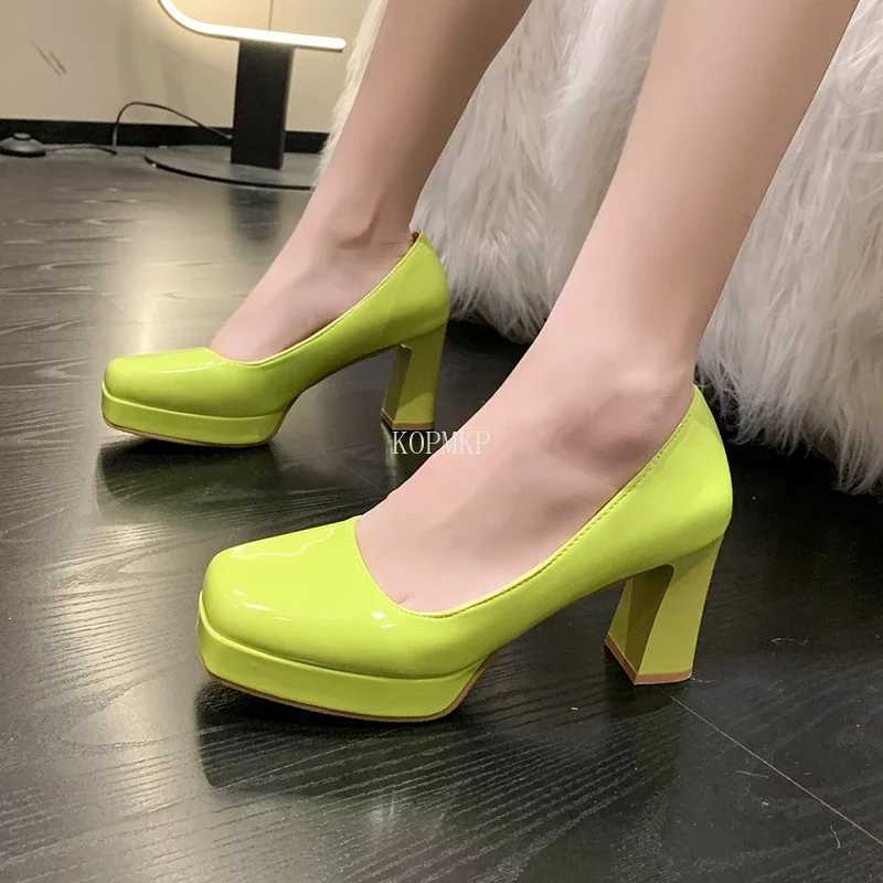 High Quality Sexy Square Heel Womens Shoe Heel Patent Leather Wedding Party Large Size 44 Pump Square Heel Zapatos De Mujer Plataforma T241024