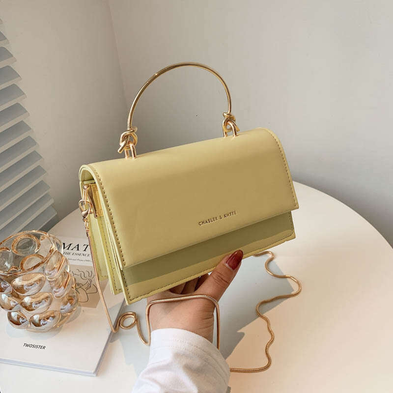 2022 Spring/Summer New Chain Fashion Versatile Single Shoulder Crossbody Internet Celebrity Handheld Small Square Women's Bag