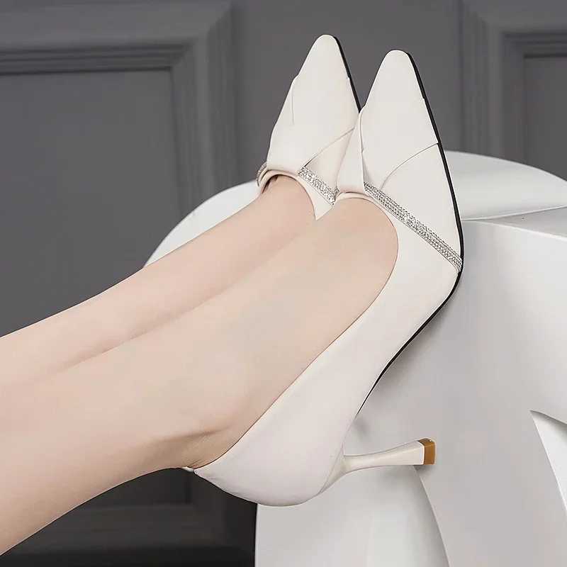 High Quality New Spring/Summer Fi Crystal Ultra Thin High Heels Black and White Light Mouth Sexy Point Womens Versatile High Heels T241024