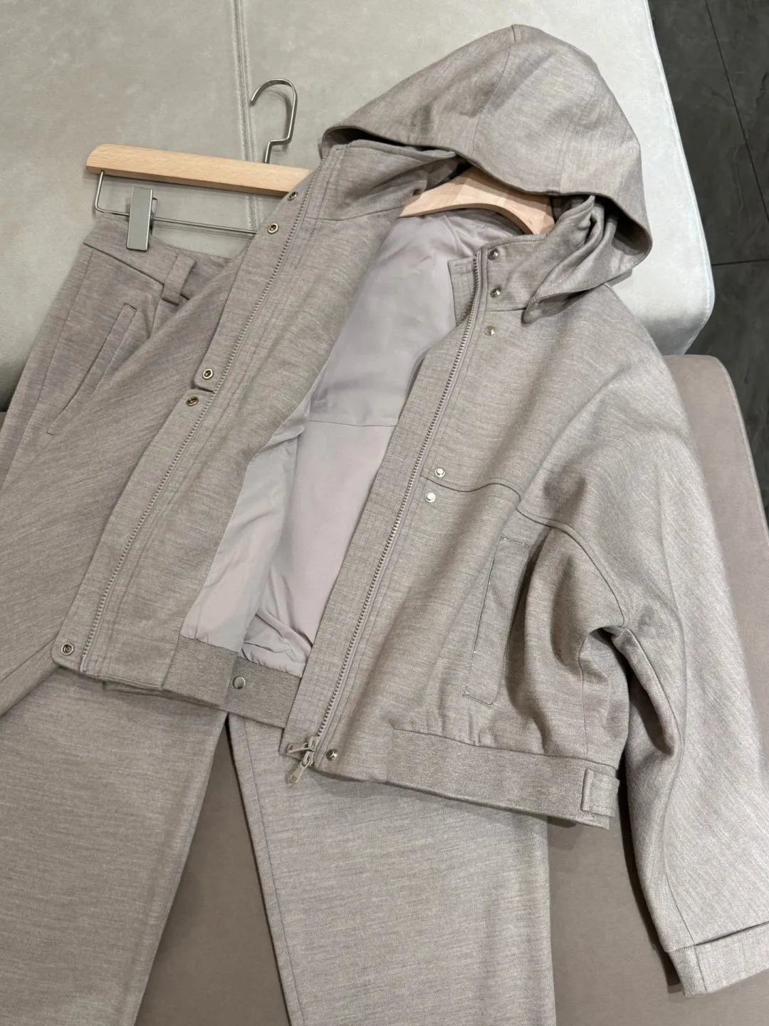 Autumn womens pants set hooded sweatshirt jackethigh waisted pants sports casual mens 2-piece set BC 241024