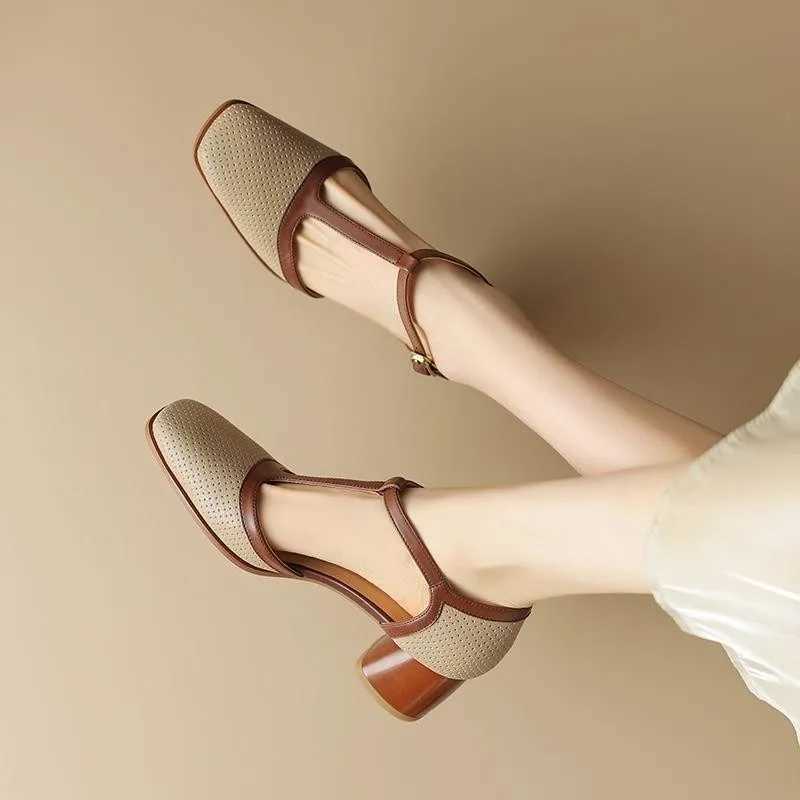 High Quality Summer New Square Head Hollowed out Bow Head Sandals Womens Medium High Heels Thick Breathable High Heels T241024