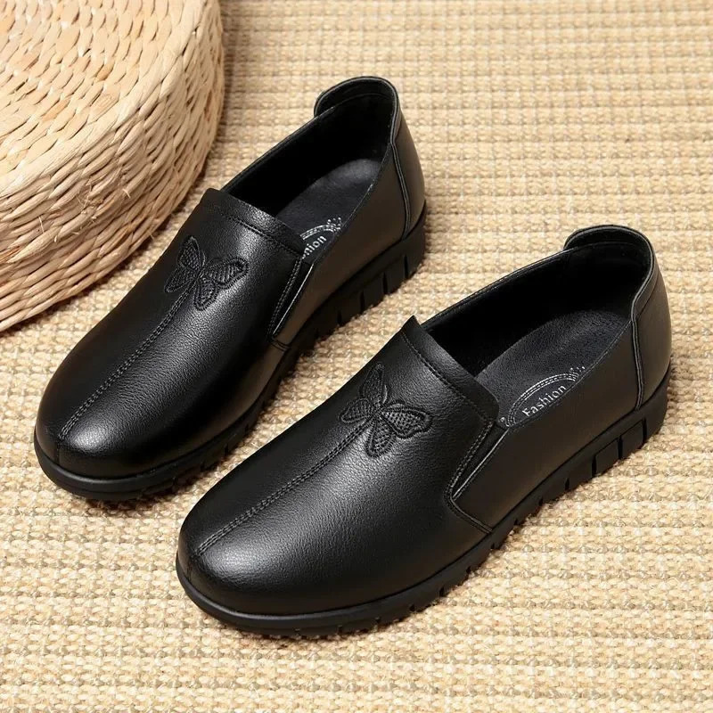 spring soft sole soft cushion black leather shoes anti slip casual shoes womens comfortable work shoes flat sports shoes 241024