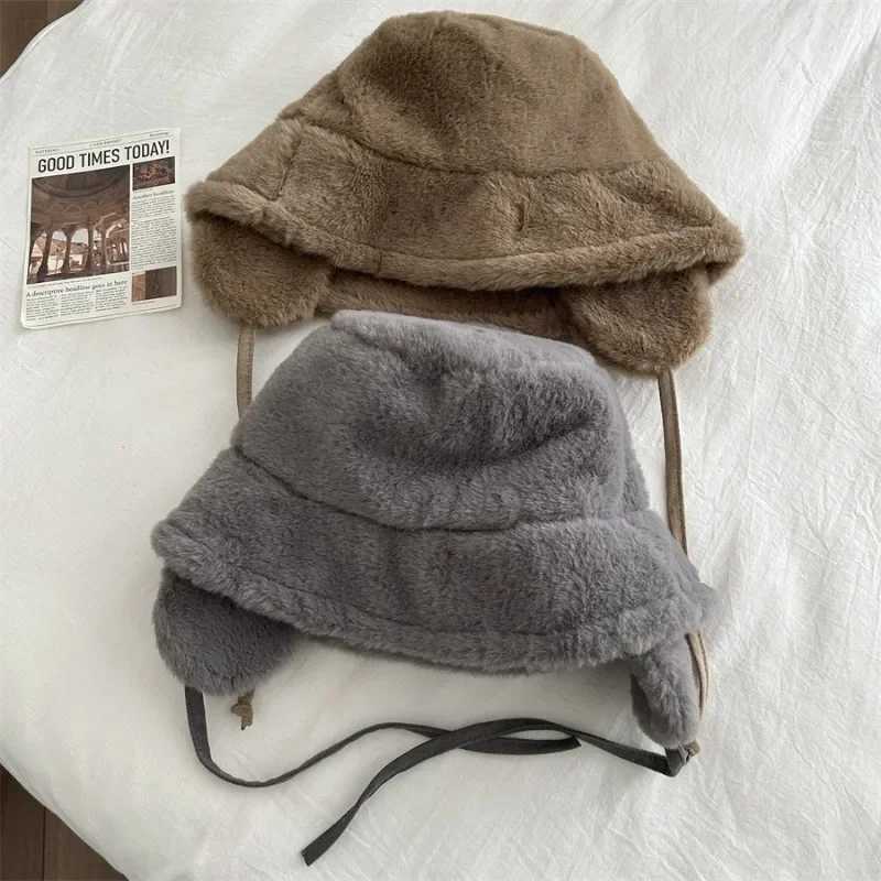 Korean New Ear Protection Bucket Hats for Women Autumn and Winter Travel Versatile Warm Retro Solid Color Plush Mens CapsX241025
