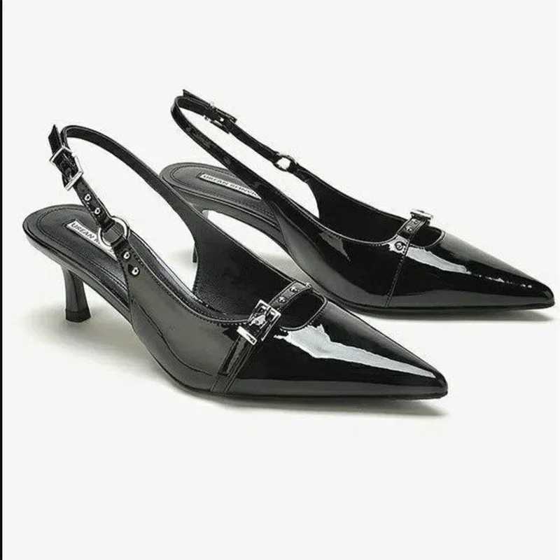 High Quality Temperature Black dot kitten heel slim sole sandals with treasure head for women in summer T241024