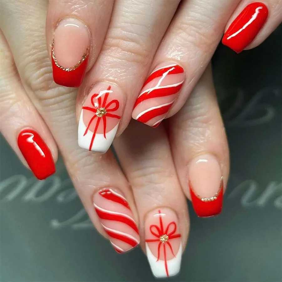 24Pcs Christmas Red French Press on Nails New Year Gift Fake Nail Snowflake Christmas Tree False Nail Wearable Short Square NailXJ241025