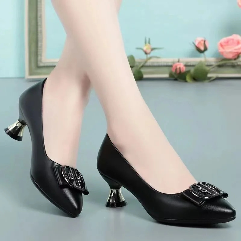 Womens Fashion Plus Size High Quality Black Leather Sliding Stiletto Shoes Womens Casual Comfort Office and Party Foot Pump A96 241024