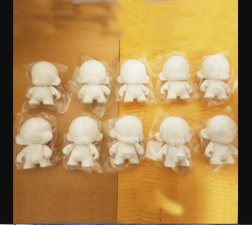 10pcs Action & Toy Figures 4 inch Kidrobot Munny Blank White DIY Vinyl PVC Kid Figure Unpainted Doll World Doll Toy2R 10cm H