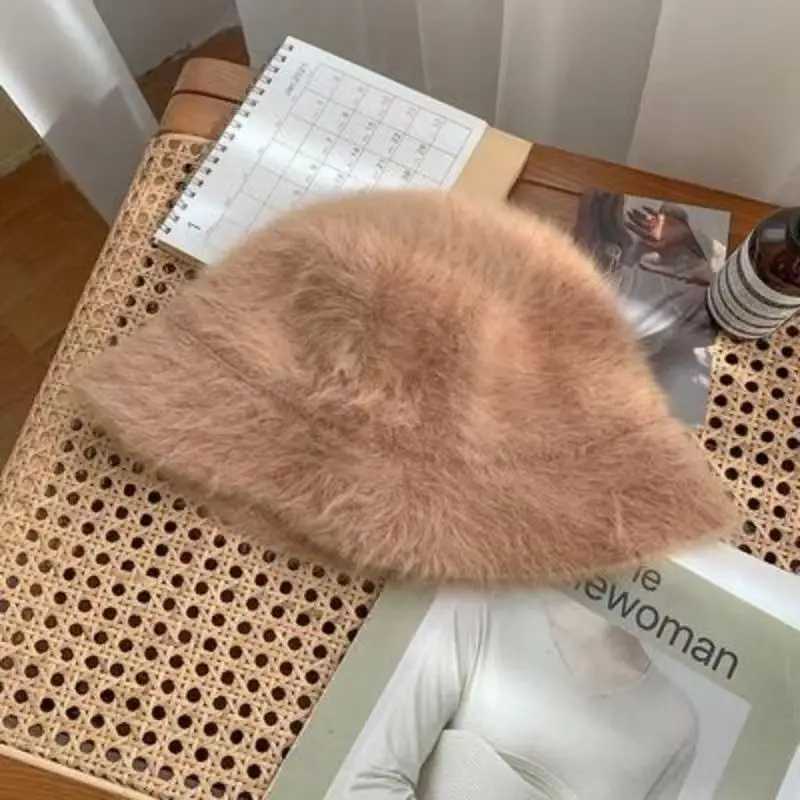 2024 New Rabbit Hair Bucket Hat Warm Fishing Caps Faux Fur Bucket Hat Men Women Winter Tide Top Hats Big Head SuitableX241025