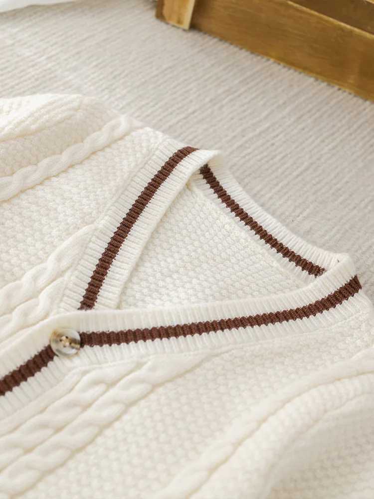 Twisted and clean colored knitted cardigan for autumn and winter suitable for boys children and toddlers W241025