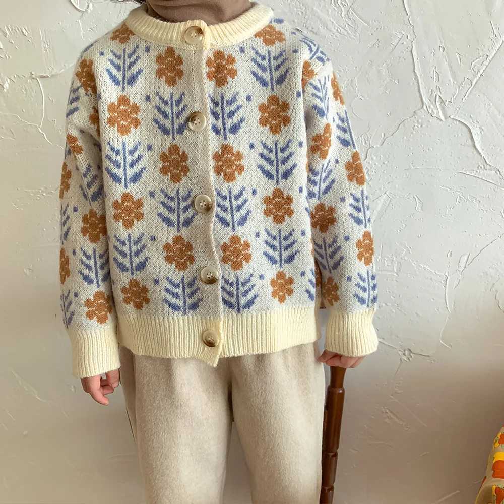 Girls flower knitted sweater autumn 2024 new item childrens cardigan wool sweater knitted cotton clothing baby clothing jacket sweater top W241025