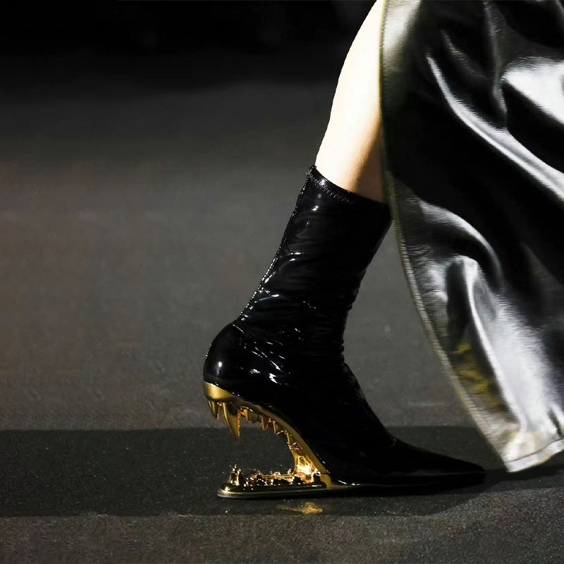 2023 Teeth Shaped Irregular Zipper Women's Short With European And American Fashion Design High Heel Show Boots