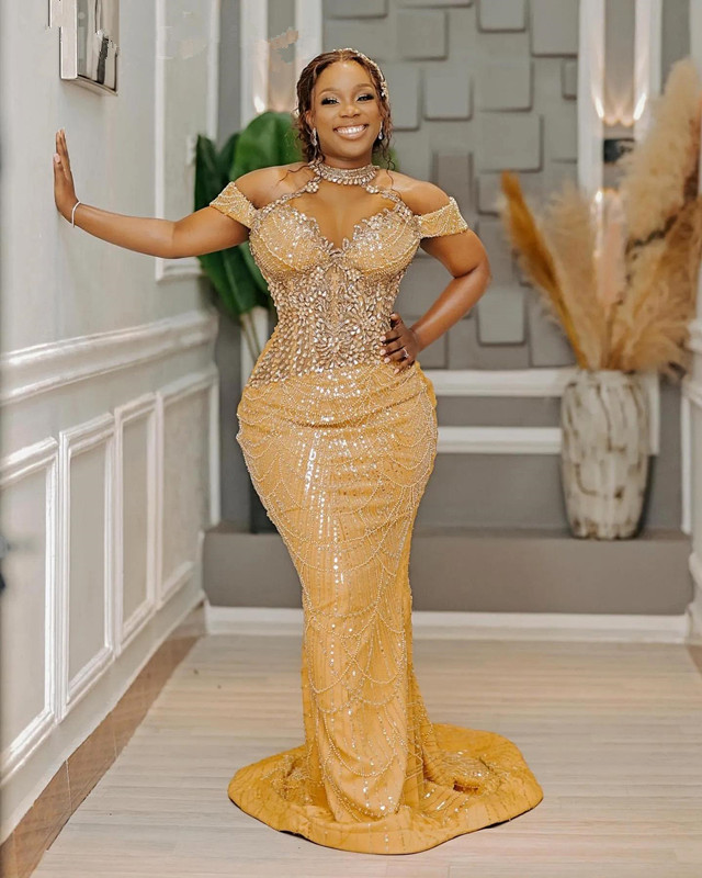Aso Ebi 2024 Gold Evening Dresses for Special Ocns Sheer Neck Illusion Long Sleeves Beaded Sequined Lace Pearls Birthday Dress Second Reception Gowns 