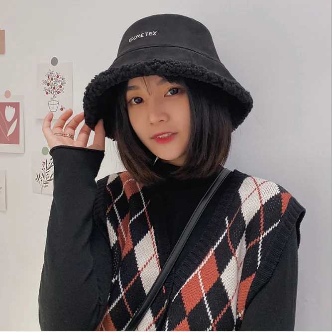 Double Sided Womens Spring Autumn Fisherman Hat Sunscreen Sunshade Washbasin Hat Autumn Winter Warm Lamb Plush Hat BeigeX241025