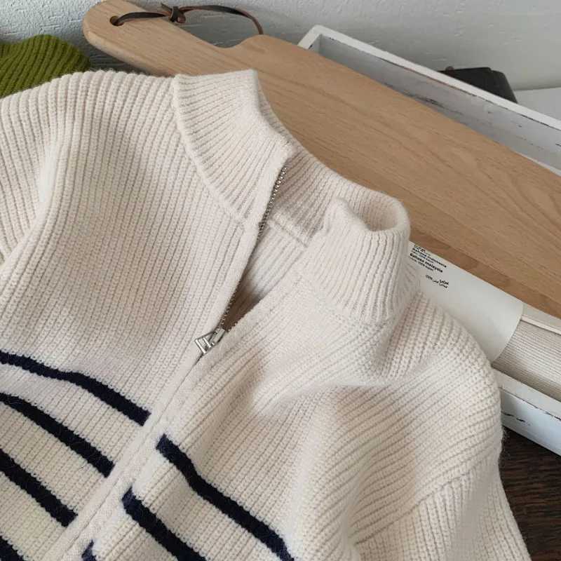New childrens striped sweater jacket for autumn 2024 boys soft and loose zipper cardigan wool sweater girls knitted jacket W241025