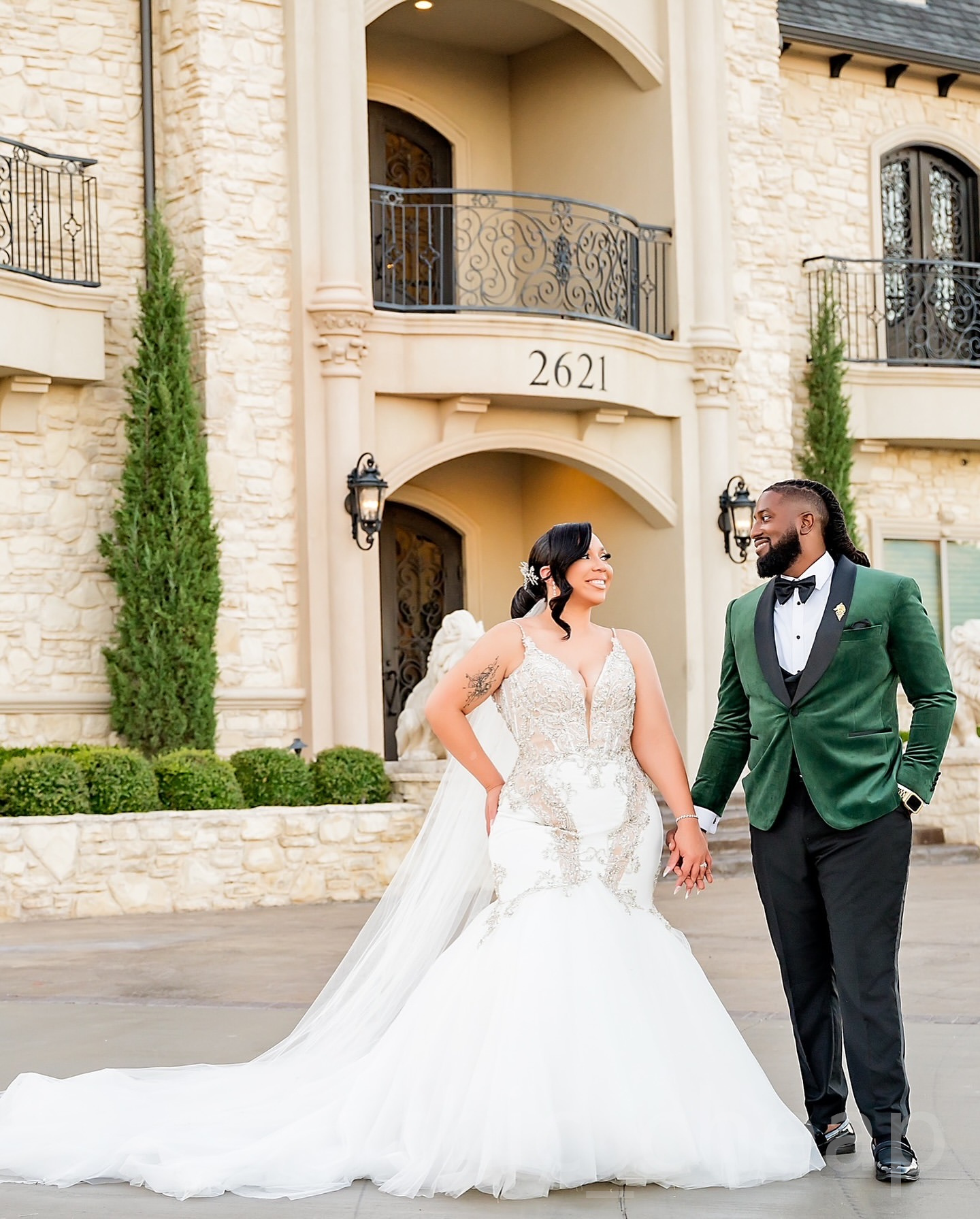 2024 Arabic Aso Ebi Plus Size Ivory Mermaid Wedding Dresses Illusion Rhinestones Lace Tulle Spaghetti Vintage Elegant Bridal Gowns Dress ZJ0244