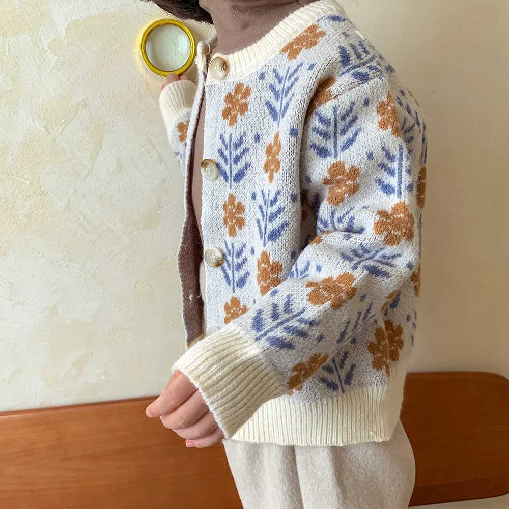 Girls flower knitted sweater autumn 2024 new item childrens cardigan wool sweater knitted cotton clothing baby clothing jacket sweater top W241025