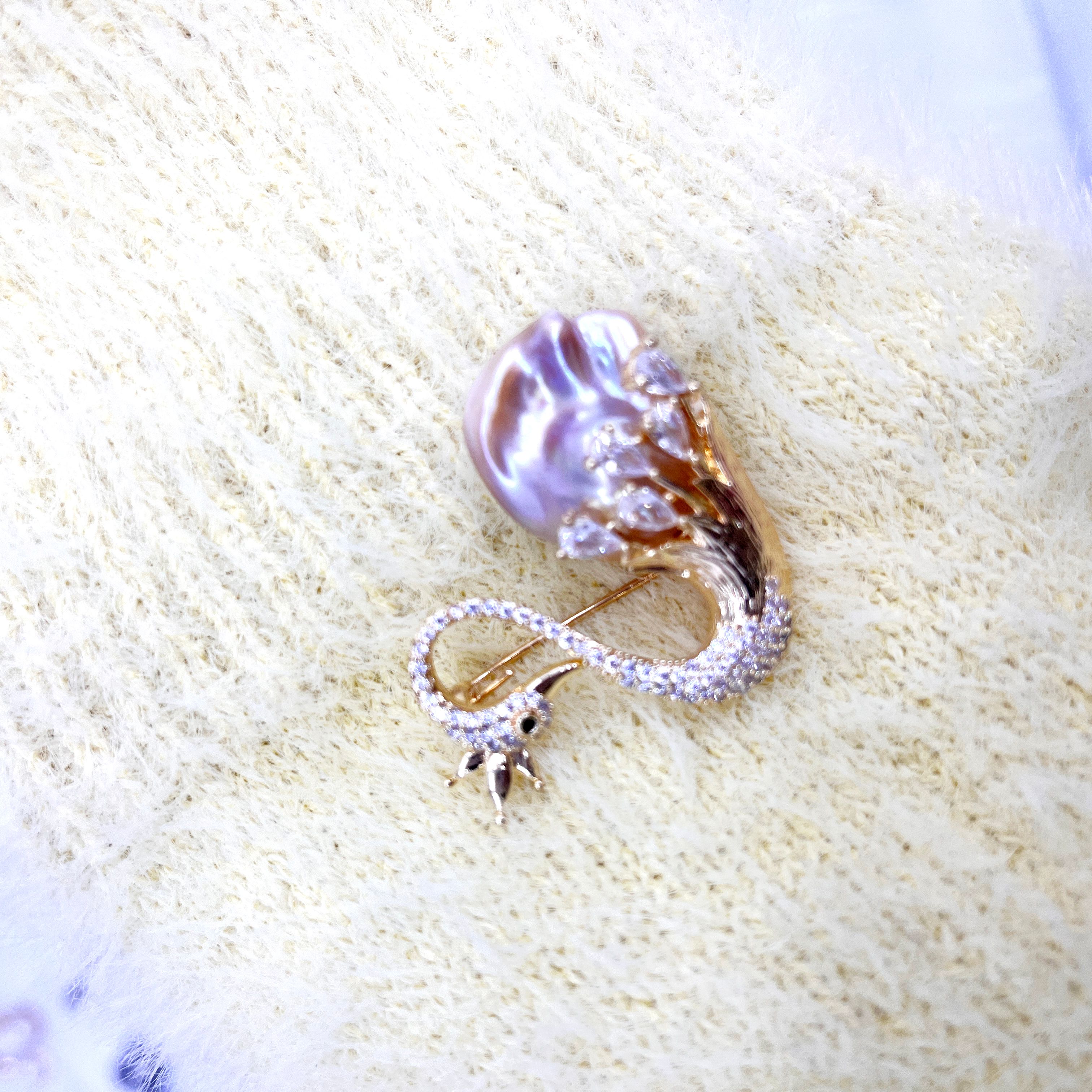 Elegant Tulip-Shaped Freshwater Pearls Brooch Stylish Decorative Pin for Occasions