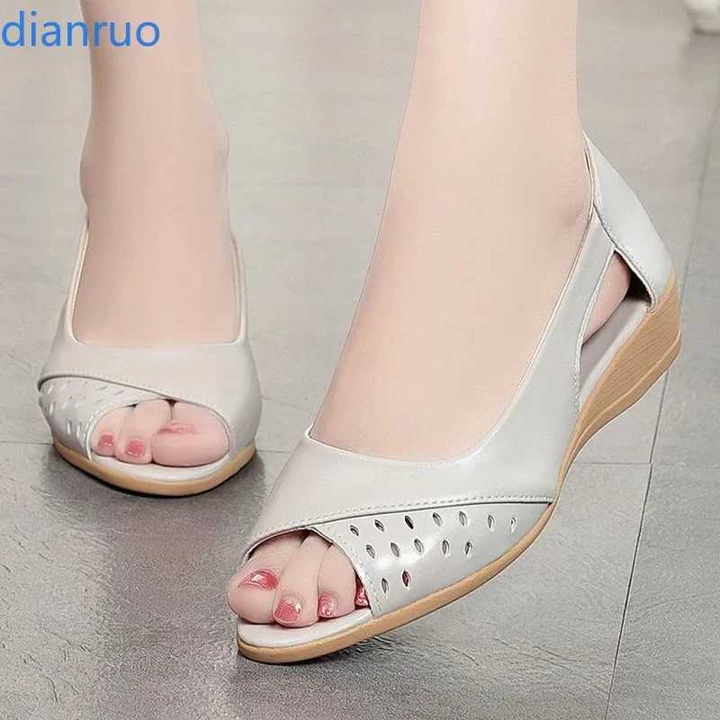 High Quality Summer soft soled mother sandals middleaged and elderly fish mouth and elderly leather shoes flat bottomed middleaged and elderly single 