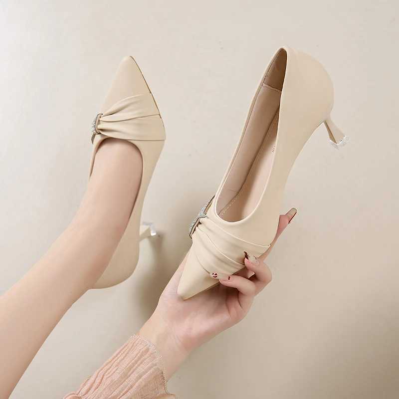 High Quality Elegant Design Sensual Beige Womens Apartment Autumn New French Style Elegant Diagonal High Heels T241024