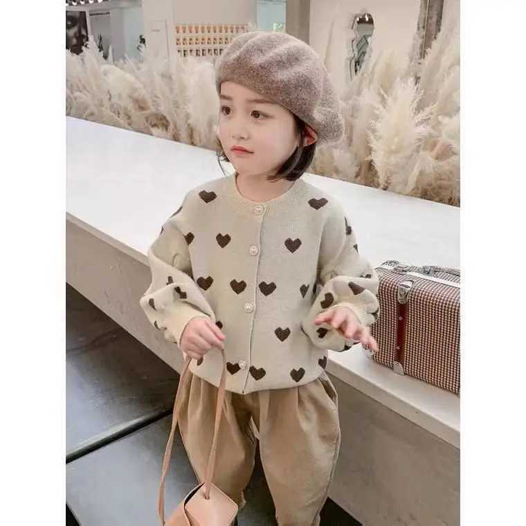 Girls knitted cardigan wool sweater with spring and autumn long sleeves loose and fashionable love jacquard design simple childrens top W241025