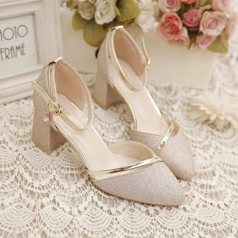 2024 Spring/Summer Sparkling Wedding Shoes Womens Full Set Short and Fat Single Shoes with One Thread Button Bridesmaid High Heels 241024