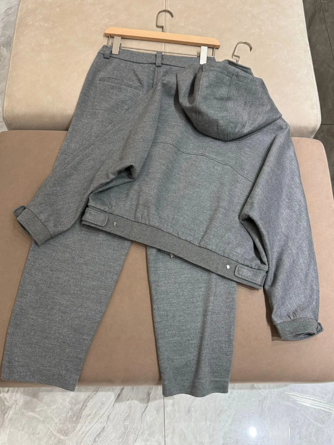 Autumn womens pants set hooded sweatshirt jackethigh waisted pants sports casual mens 2-piece set BC 241024