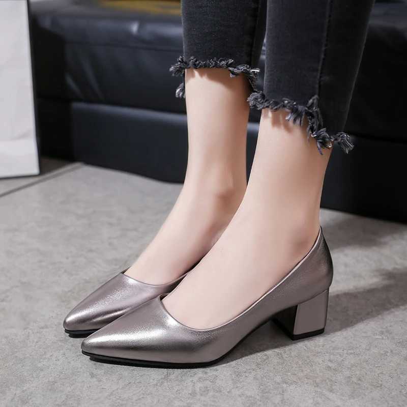 High Quality Spring/Summer New Shallow Mouth Shoes for Women Fi Casual Full Horse Middle Heel Set Foot High Heels for Women T241024