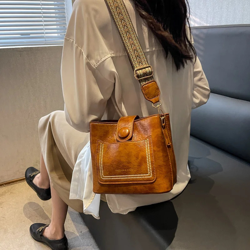 2023 Solid Color Large Capacity Crossbody Bag Simple Style Shoulder For Women Summer Fashion Casual Handbags 241017