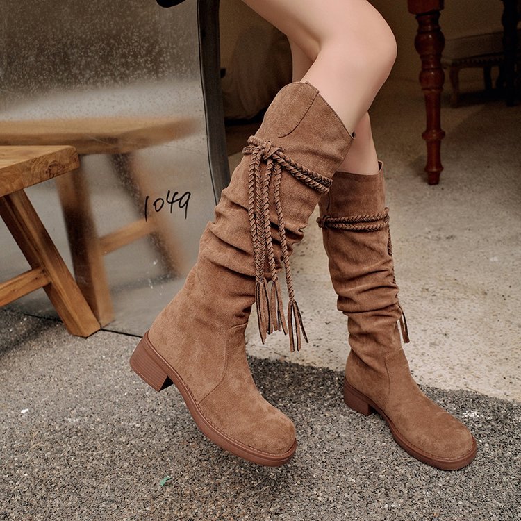 2024 Winter Snow Boots: Cozy Furry Cotton Shoes with Tassel Accents e56b