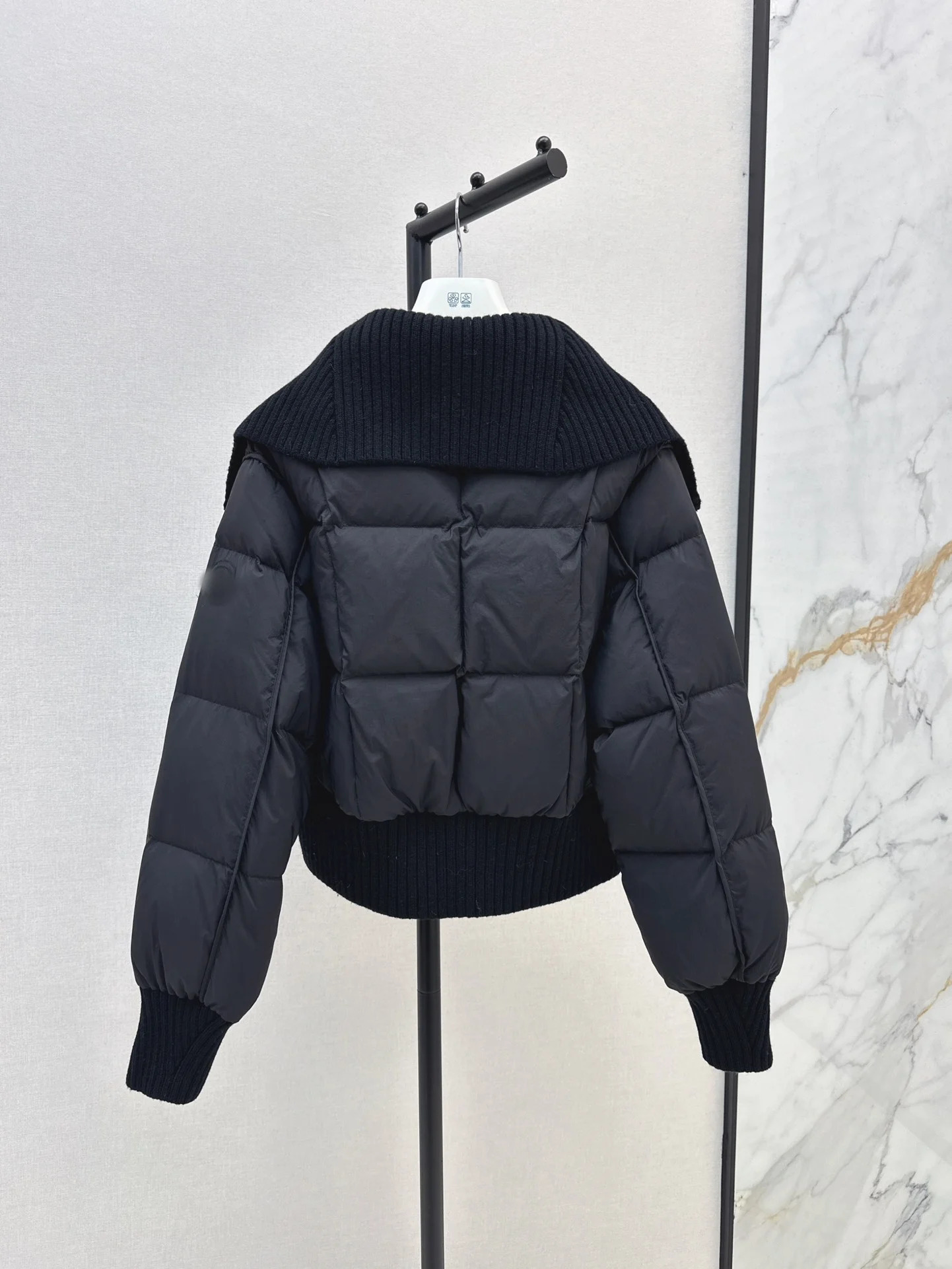 24 year large collar knitted splicing short version high waisted jacket down jacket fashionable lightweight and ious 241024