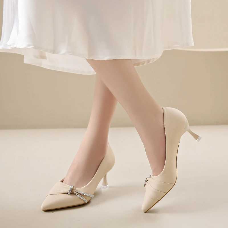 High Quality Elegant Design Sensual Beige Womens Apartment Autumn New French Style Elegant Diagonal High Heels T241024
