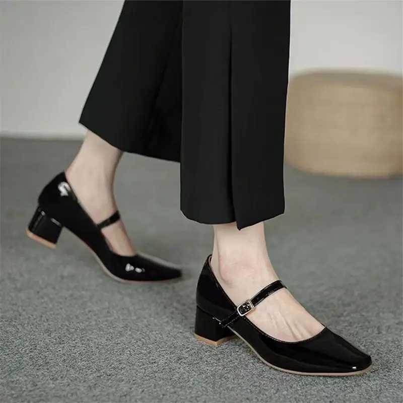 High Quality Summer New Square Head Solid Color Large Shallow Mouth Plain Strap Bright Leather Face Womens High Heels Single Shoes T241024