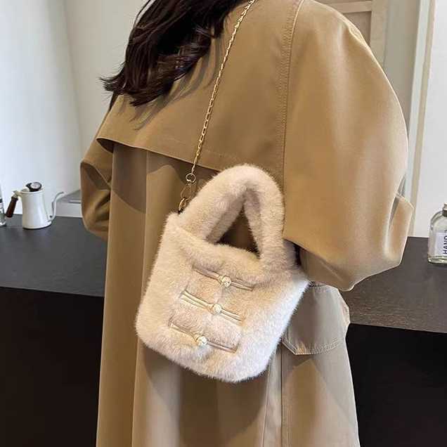 Chinese style furry small bag women fashionable hand-held bucket bag autumn plush chain crossbody bag 241015