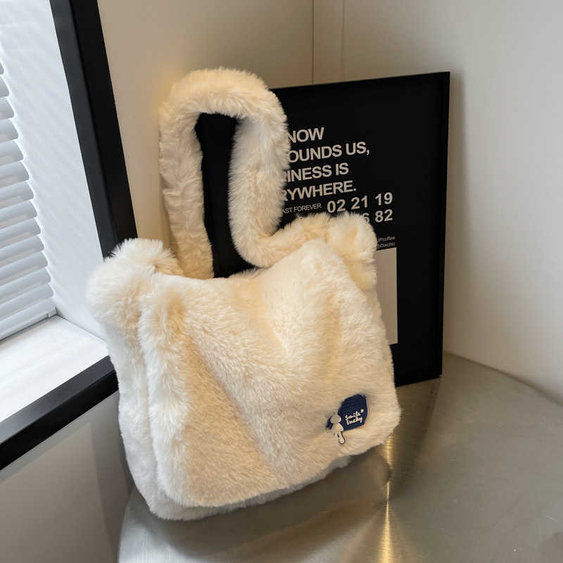 CMM Plush velvet bag, women's large capacity mailman bag, autumn winter , student class shoulder crossbody bag, imitation rabbit fur bag 241015
