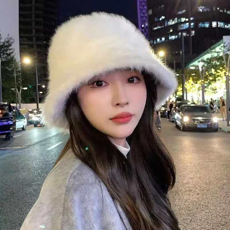 2024 New Rabbit Hair Bucket Hat Warm Fishing Caps Faux Fur Bucket Hat Men Women Winter Tide Top Hats Big Head SuitableX241025