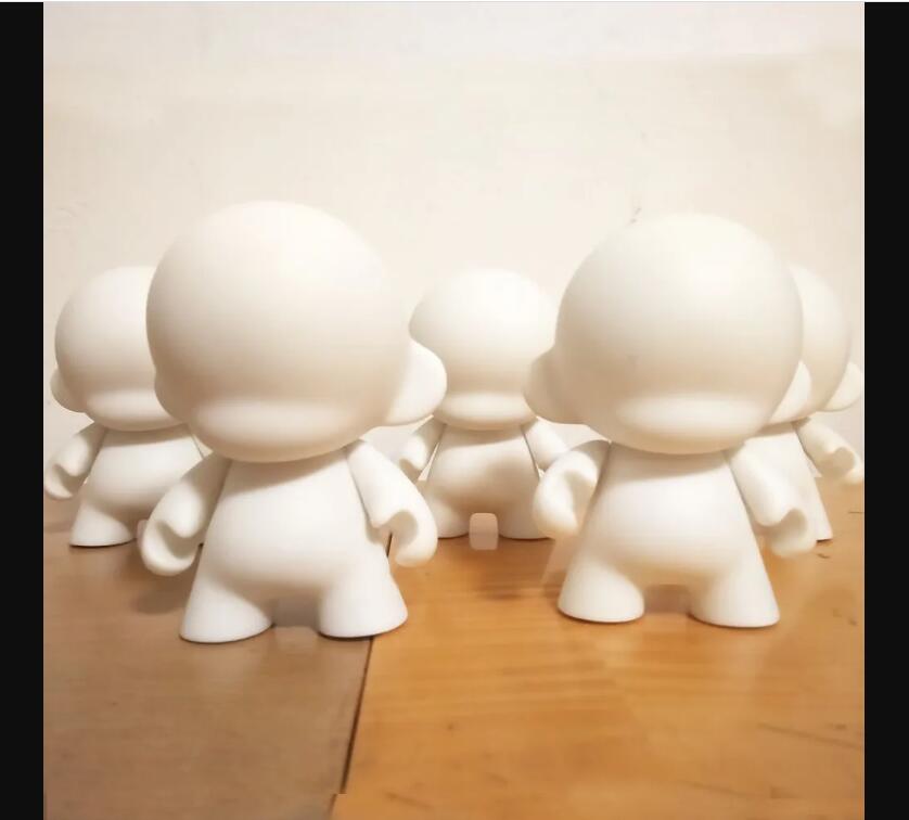10pcs Action & Toy Figures 4 inch Kidrobot Munny Blank White DIY Vinyl PVC Kid Figure Unpainted Doll World Doll Toy2R 10cm H