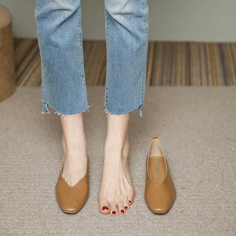 High Quality round flat bottomed shallow cut single shoe made of genuine leather with multiple colors for women casual and casual shoes T241024