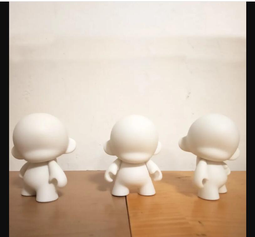 10pcs Action & Toy Figures 4 inch Kidrobot Munny Blank White DIY Vinyl PVC Kid Figure Unpainted Doll World Doll Toy2R 10cm H