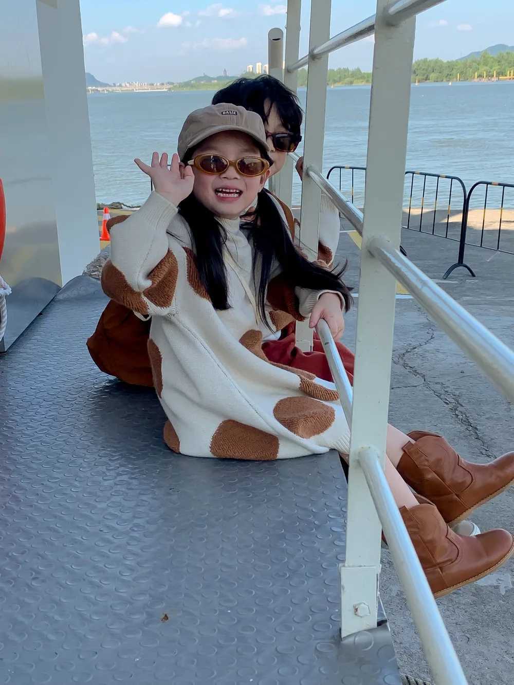 New Autumn Brothers and sisters Clothing Childrens Leisure Knitting Boys Knitting Dots Lacquered Sweaters Girls Baby Cotton Knitting Dress W241025