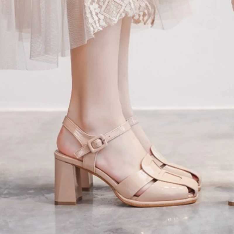 High Quality Designer Roman Patent Leather Casual Womens Sandals Summer New Square High Heels New Style Pair Shoes Treasure Head Buckle Sandals De Muj