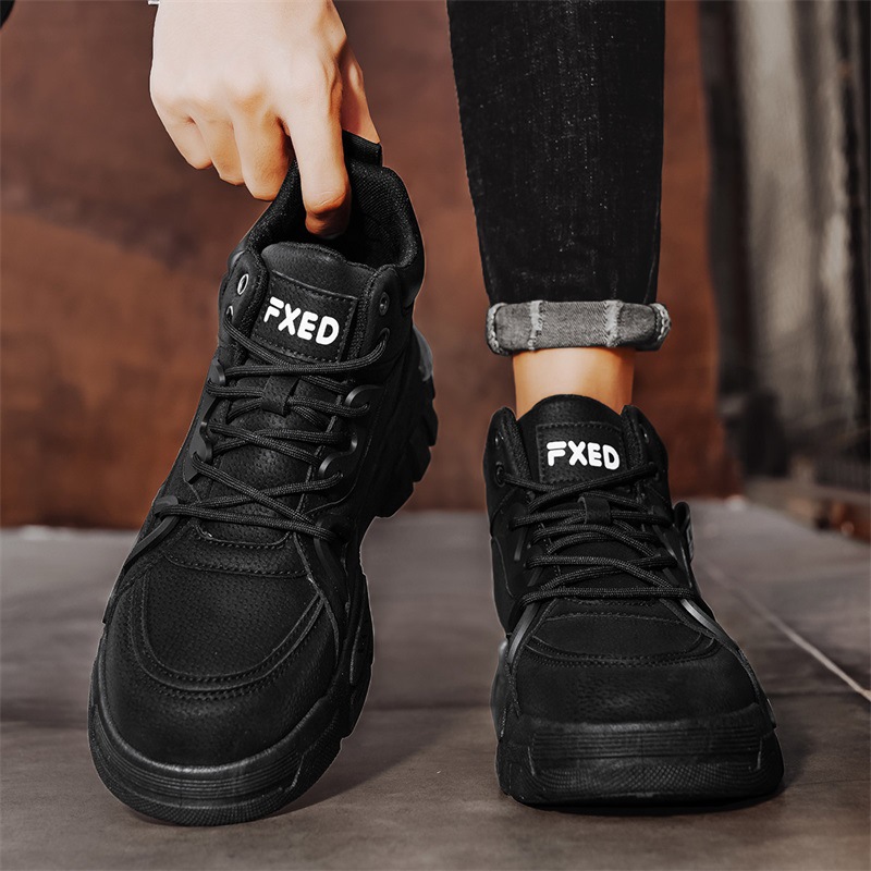 Men's Snow Boots: Non-Slip Winter Cotton Shoes for Men in Black cd44