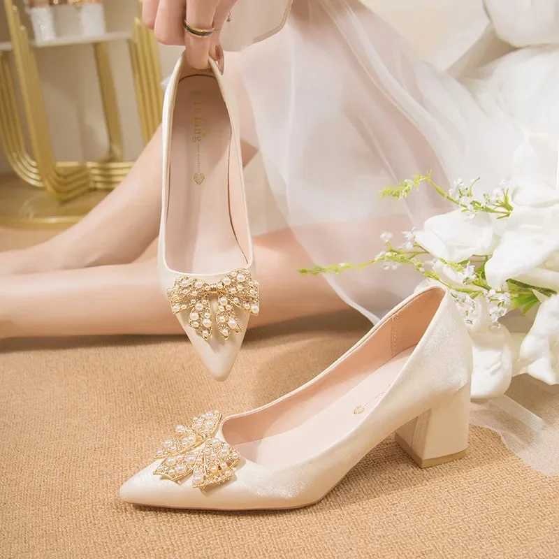High Quality French style thick high heels suitable for womens middle and mother of pearl wedding dresses engagement bridal shoes T241024