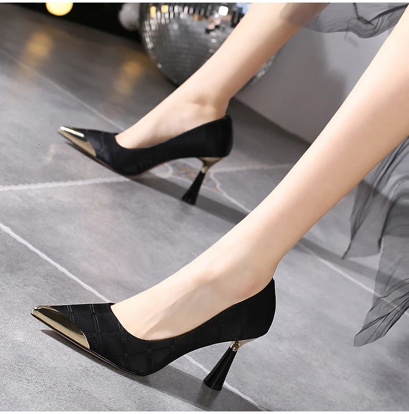 Womens high heels sexy color lock fashionable womens shoes Pointed toe slim high heels black green high heels bow 241024