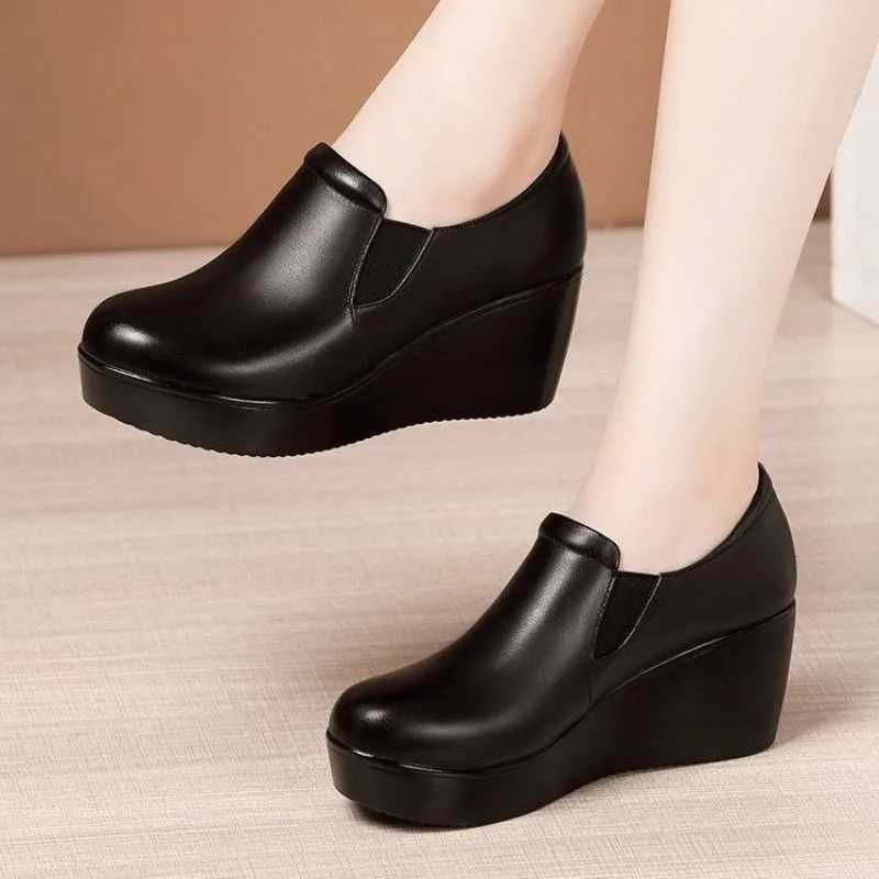 High Quality Wedge shaped womens shoes trend platform boots round womens pump womens black swing shoes spring autumn mom shoes Bota Feminina T241024