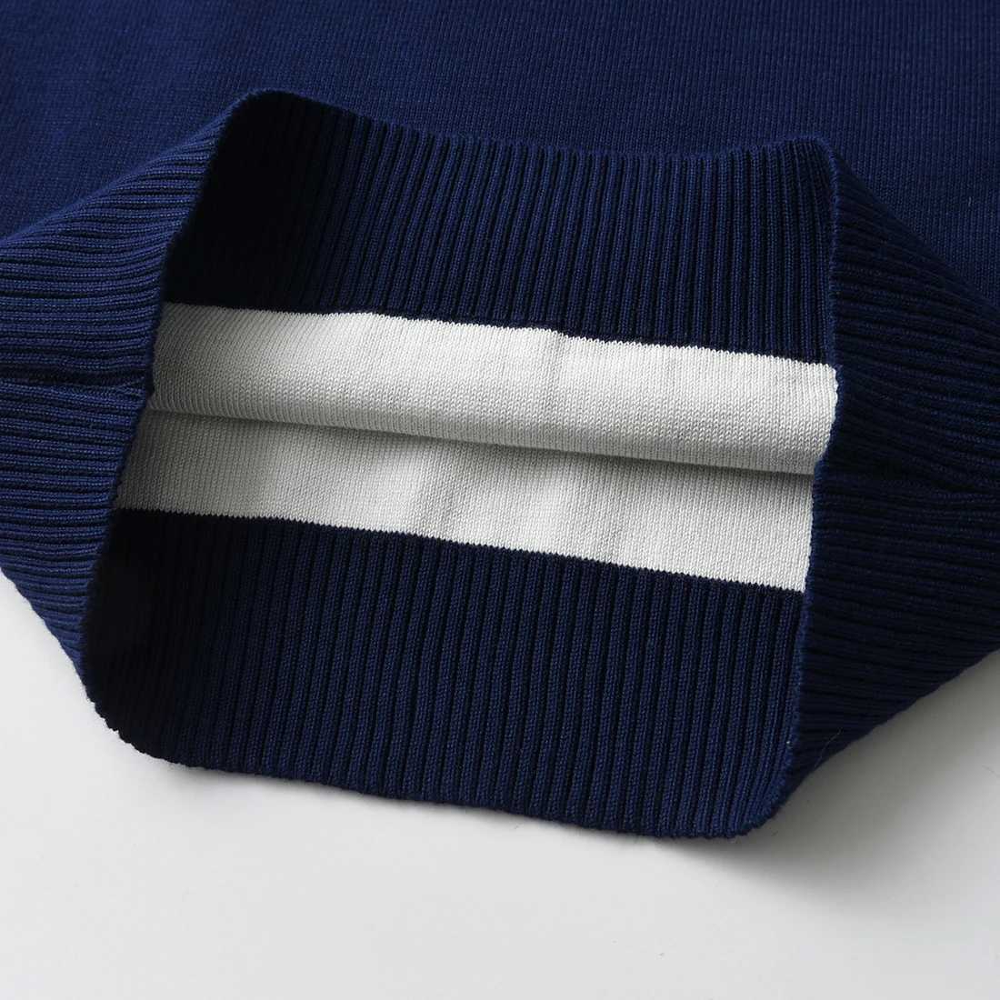 Boys in autumn and winter warm sweater patterns with checkered patterns hood sleeping sweater college style boys knitted sweater W241025