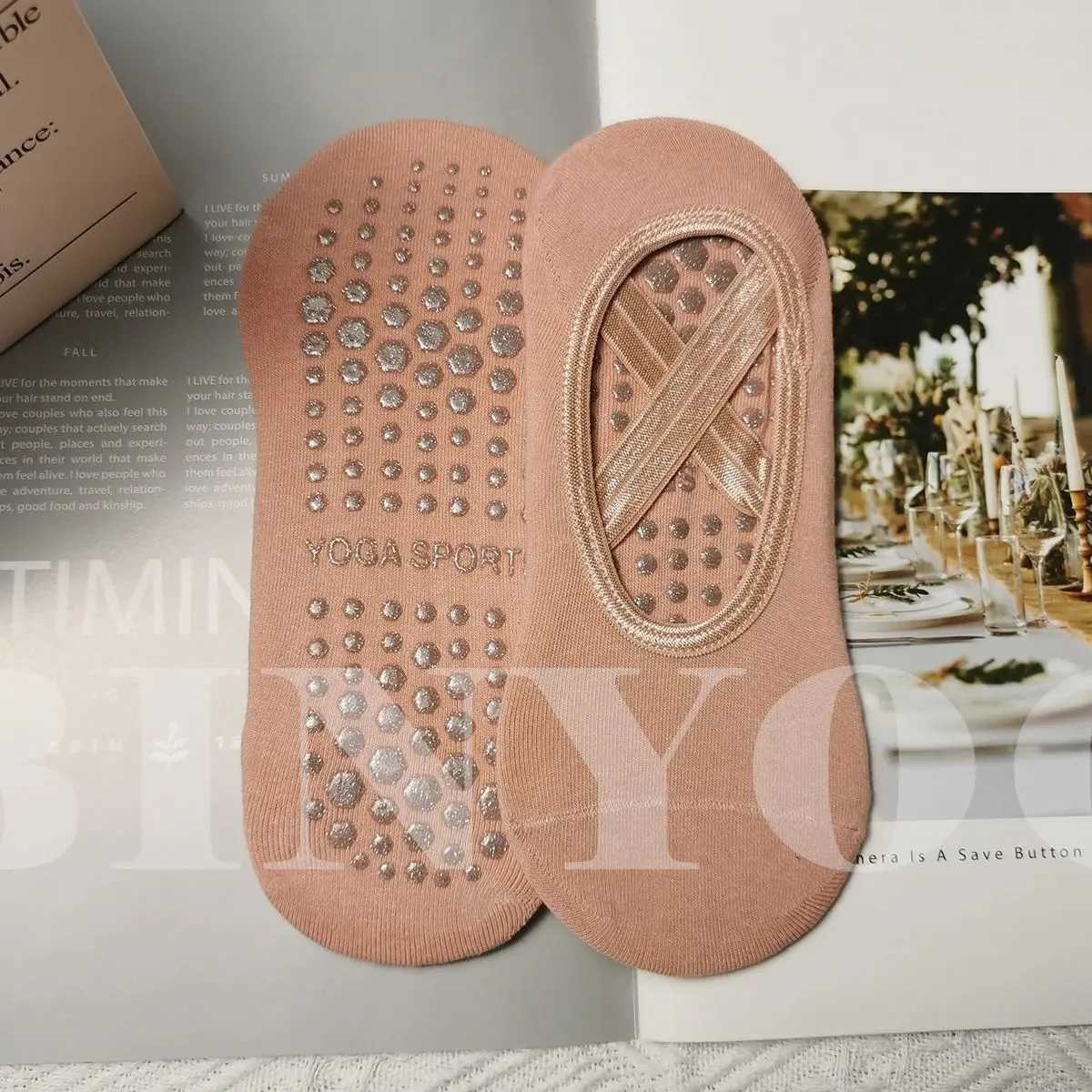 Cotton womens yoga socks bottom anti slip sports socks Abso sweat comfortable suitable for home use floor socks W241025