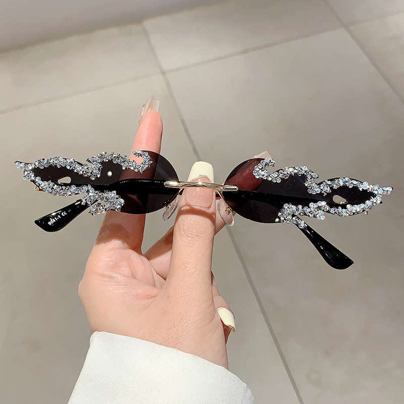 New Flame-Shaped Diamond Rimless Sunglasses Halloween Sunglasses Women's Senior Sense Sunglasses